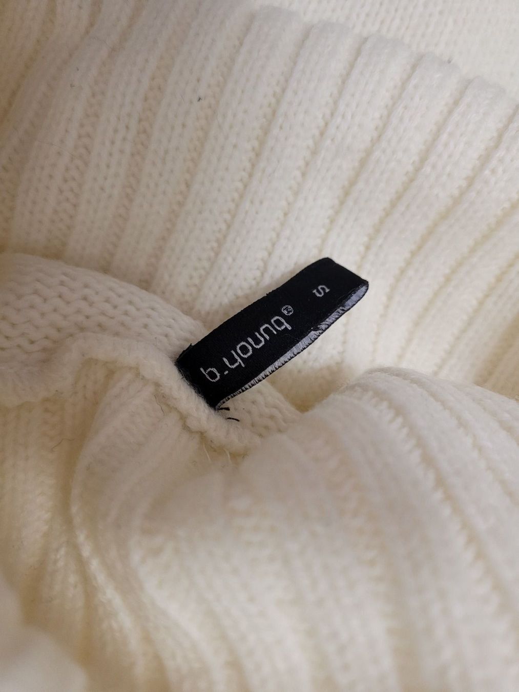 Vestiti: Robe pull blanche – Usato da Biel/Bienne venduto da Leila32 2