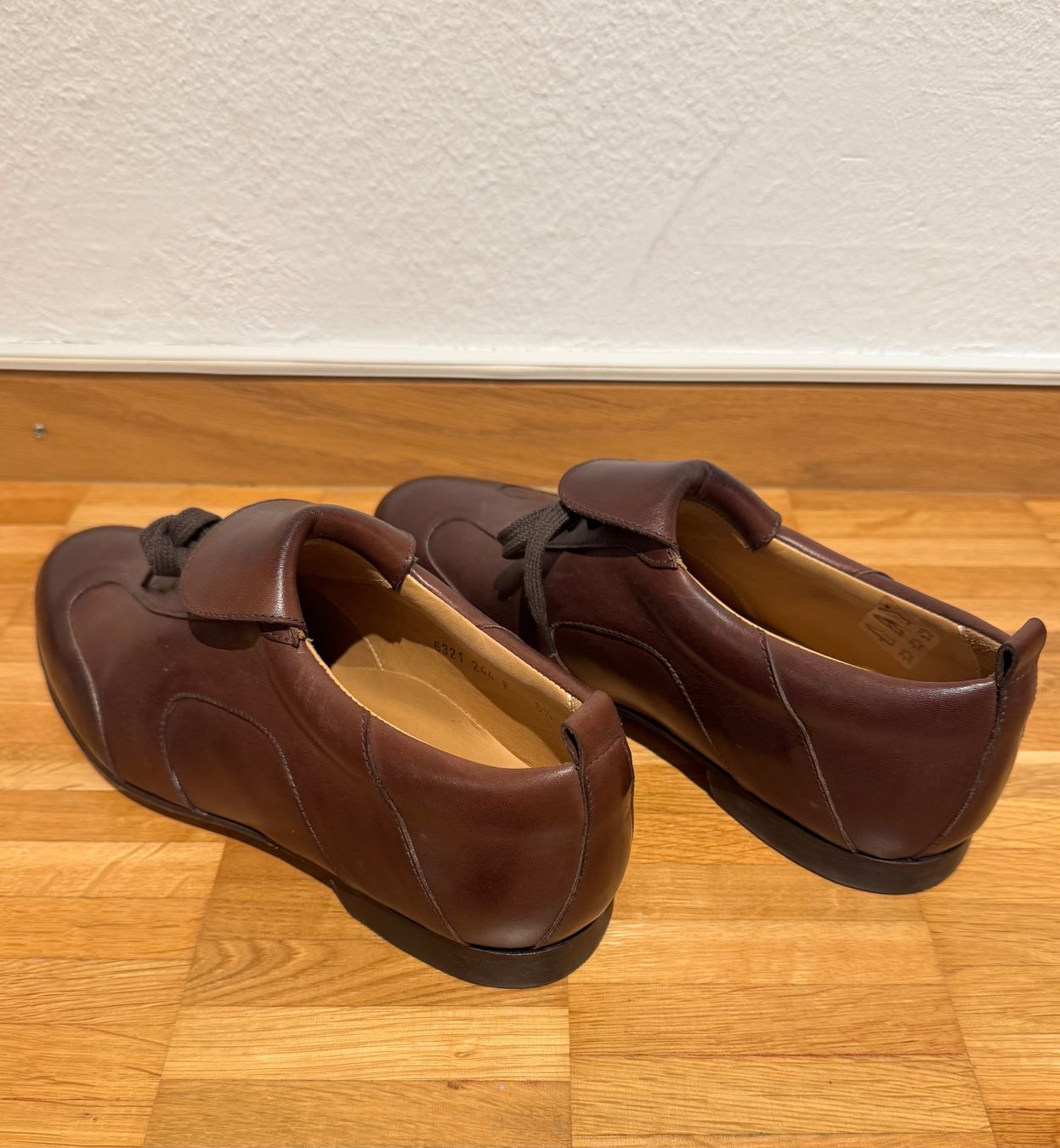 Scarpe da uomo: Emling Herrenschuhe Leder, Gr. 40, Braun – Nuovo (secondo la descrizione) da Zürich venduto da nils.alex 1