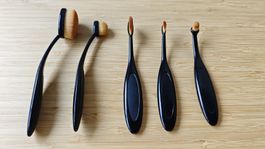 Oval Makeup Brushes Set