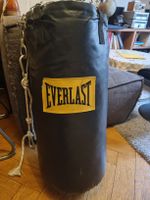 Sac de Boxe Everlast, en très  bon état.