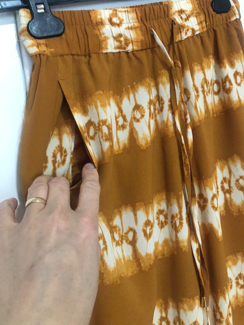 H&M Pantaloni: Hose breit Gr 38 – Usato da Zürich venduto da Herbion1 1