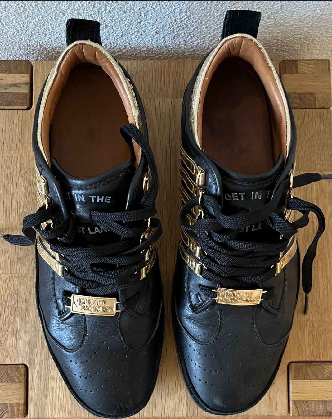 Dsquared2 Scarpe da uomo: Dsquared2 Sneaker - Schwarz/Gold - Grösse 46 – Usato da Lüchingen venduto da mag_8r9c 7