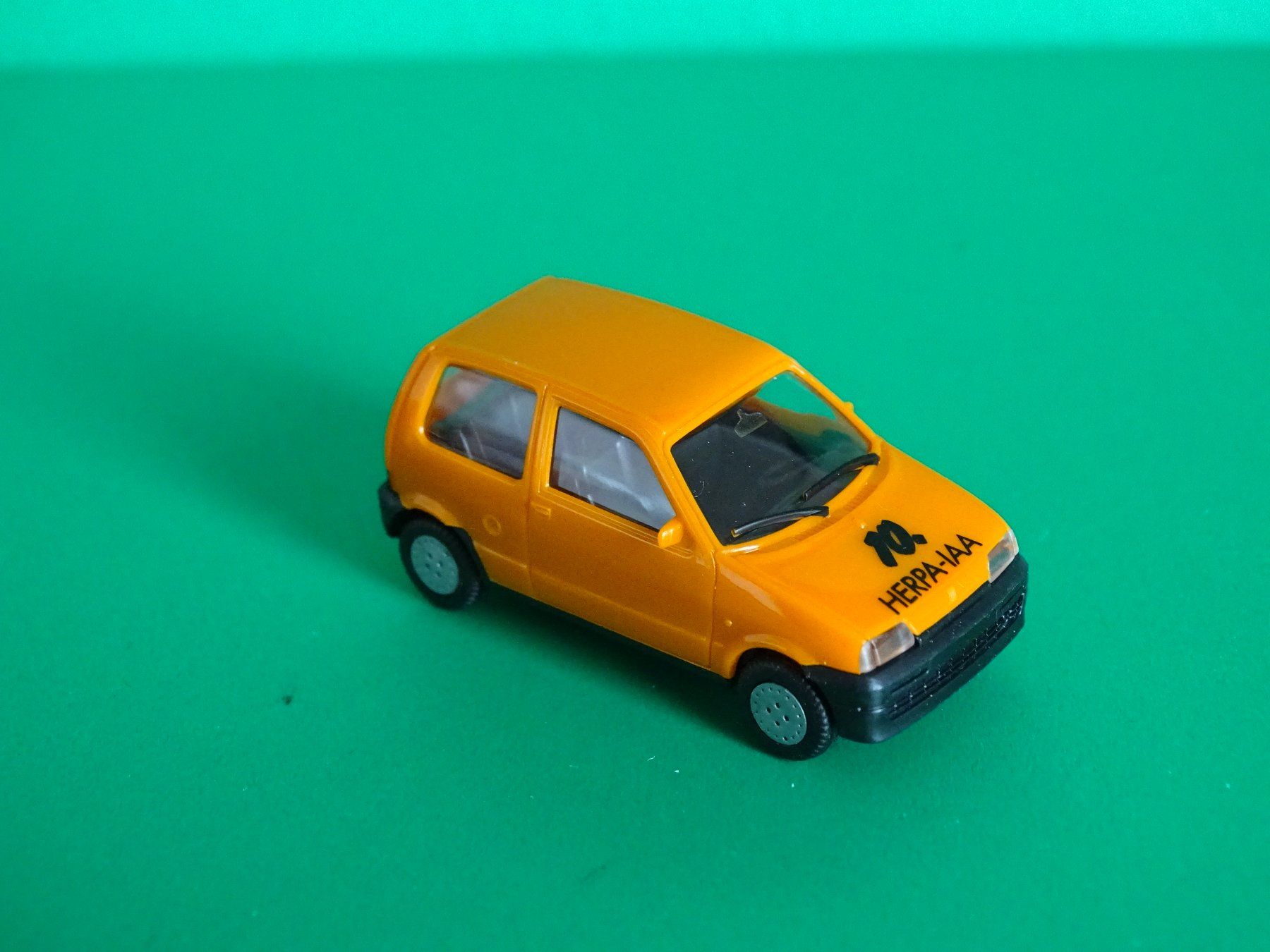 Herpa Modellini d'auto: Fiat 500 von Herpa 1/87 – Usato da Bretzwil venduto da Meex 1