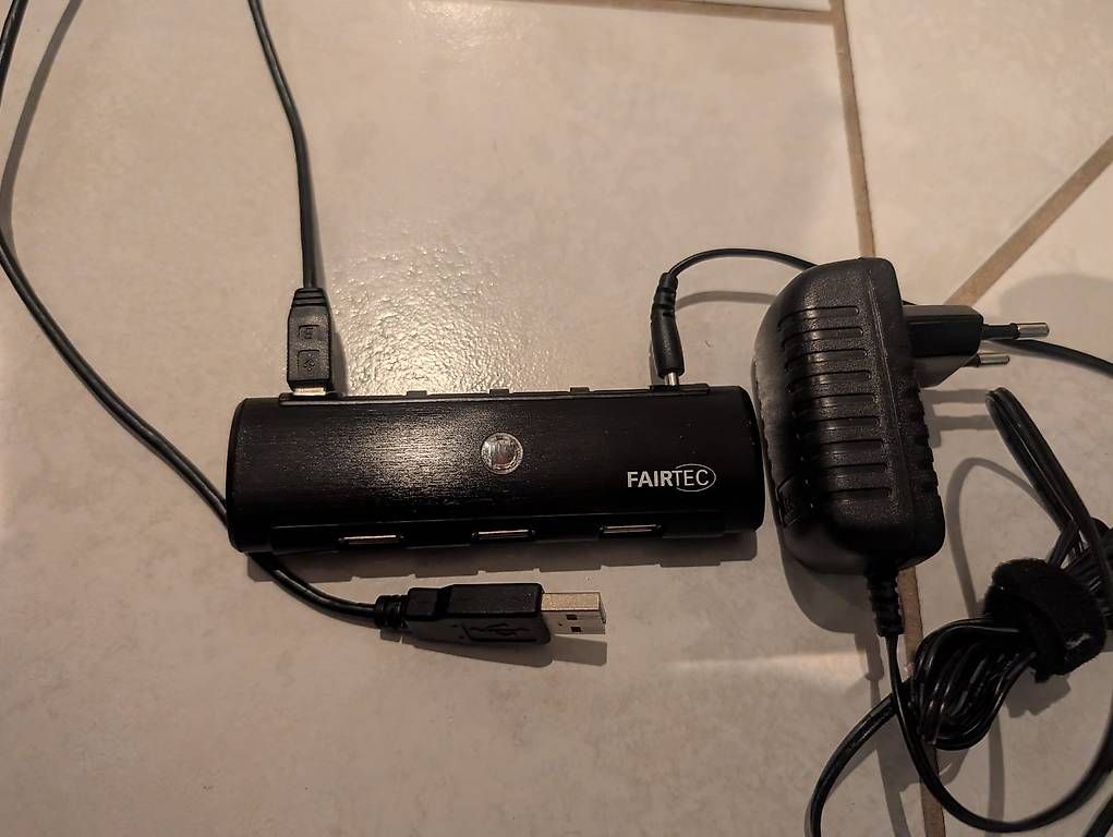 Hub & Switch: Fairtec 7x USB Dockingstation USB Hub – Usato da Sonceboz-Sombeval venduto da michael.l