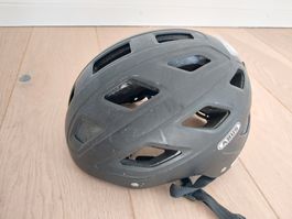 Casque de vélo ABUS noir avec feu arrière occasion