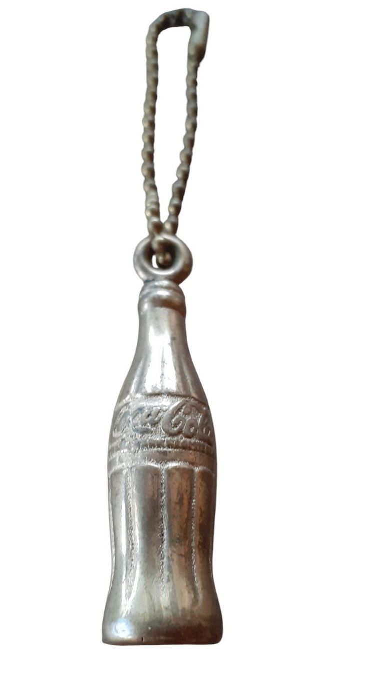 Coca-Cola Schlüsselanhänger & - bänder: Coca Cola Anhänger Vintage – Gebraucht aus Mörschwil von lindaswunderkiste