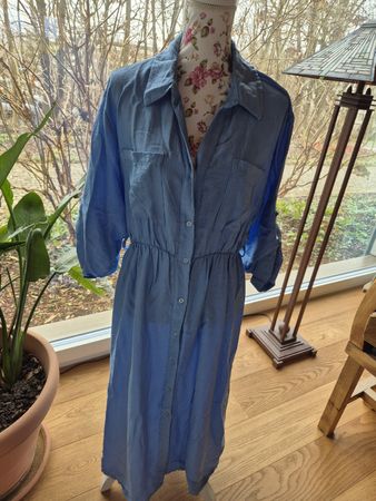 Leichtes Sommerkleid aus Italien, Grösse M, hellblau!