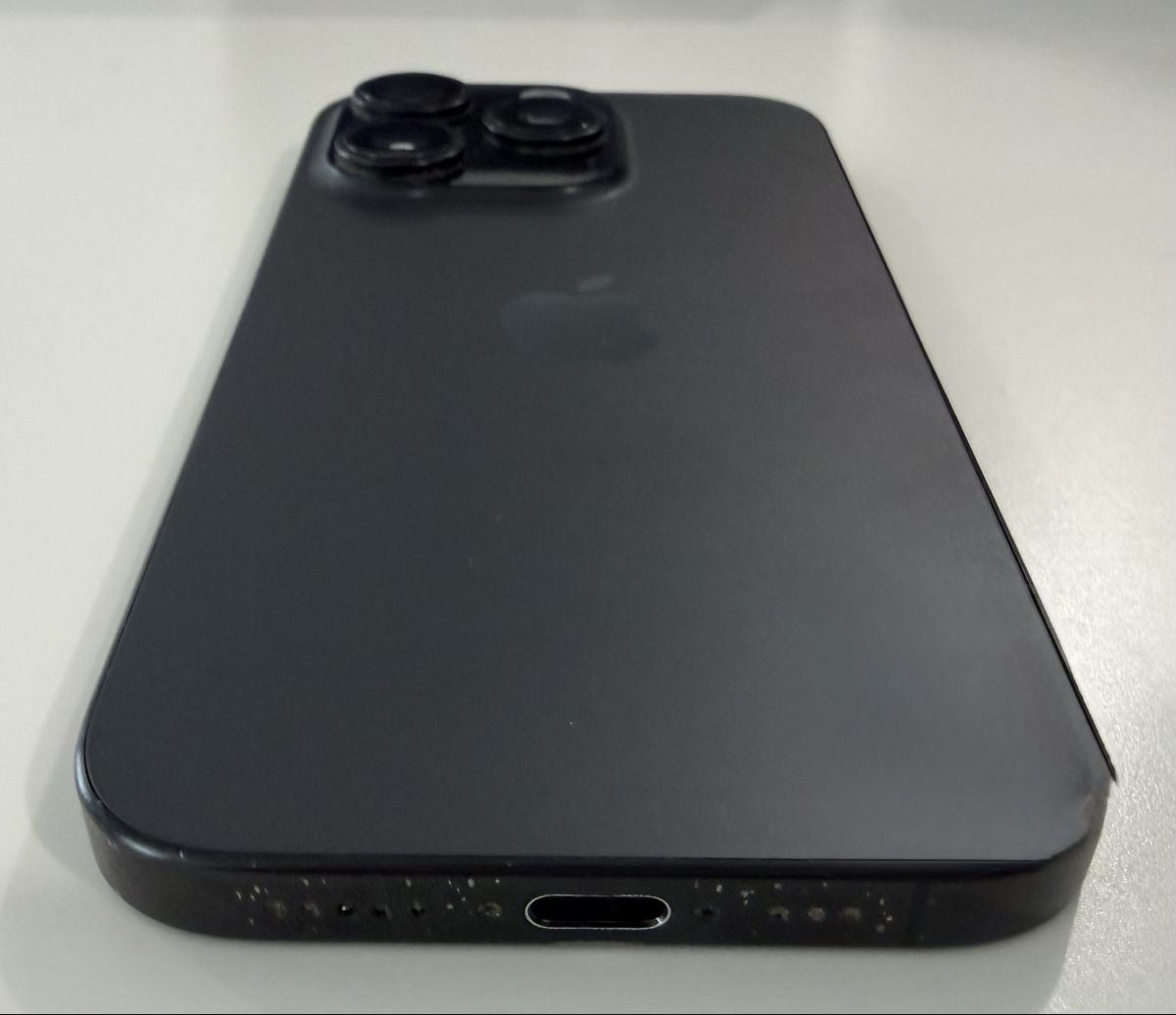 Apple Portables: iPhone 16 Pro 128 Go noir – D'occasion à Yverdon-les-Bains par AVRS.CH 4