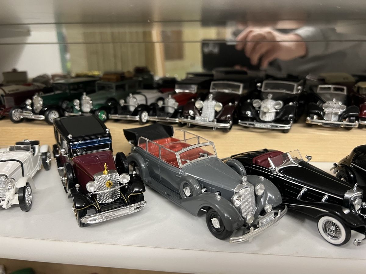 Mercedes-Benz Modellini d'auto: 90 Mercedes 1/43 Modellautos – Usato da Steffisburg venduto da gfell2 1