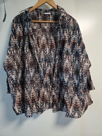 Gerry Weber Collection blouse size 44 abstract pattern