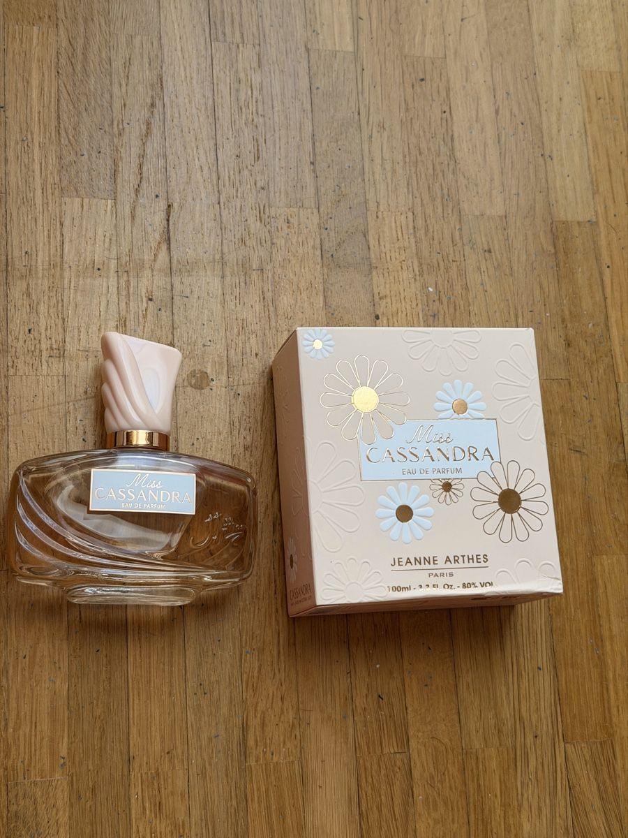 Profumi & Eau de Toilette: Eau de parfum Miss Cassandra 100ml – Nuovo e nell'imballaggio originale da Le Lignon venduto da Ana2831