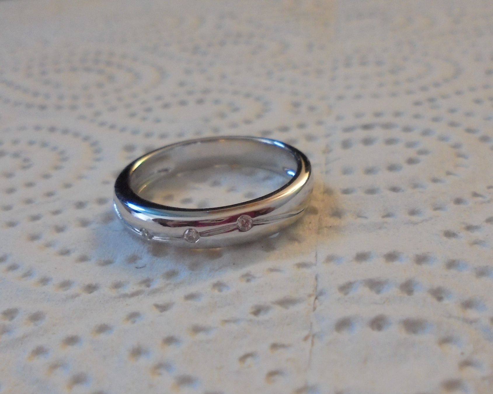Bagues: Echtschmuck: Brillant-Silberring mit 3 Diamanten 17/53 – Neuf (Voir description) à Zuchwil par maumauchi 2
