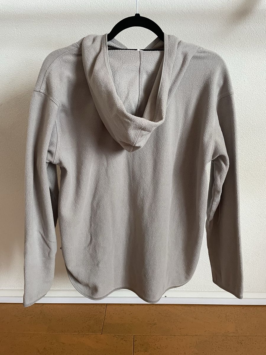 H&M Maglioni & Felpe: H&M Basic Fleece Pulli, Grau, Grösse S – Usato da Disentis/Mustér venduto da sil_nx77 1