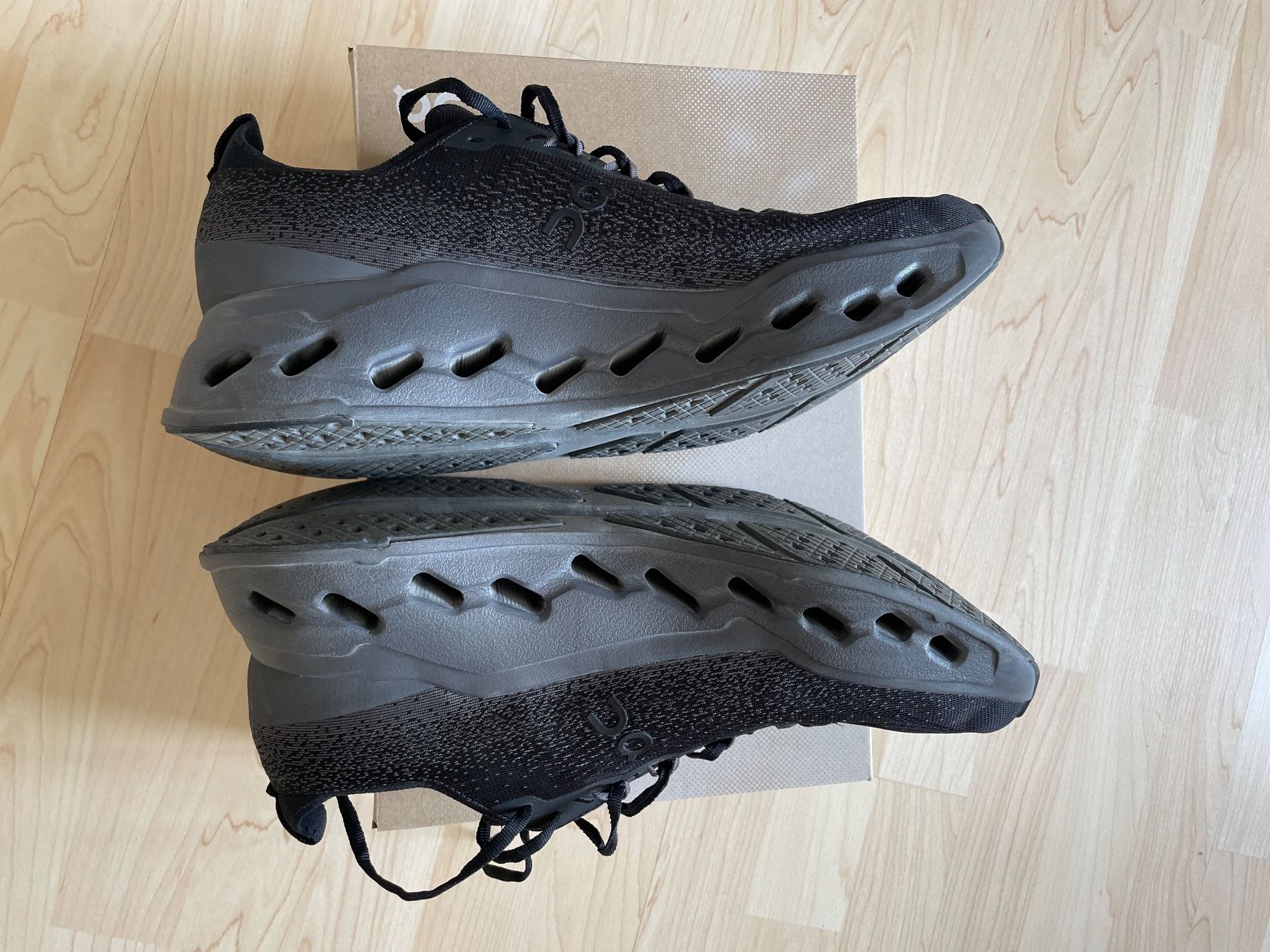 On Scarpe da uomo: ON Cloudsurfer Max schwarz, Gr. EU 48, top erhalten! – Usato da Zürich venduto da nutzer04 3