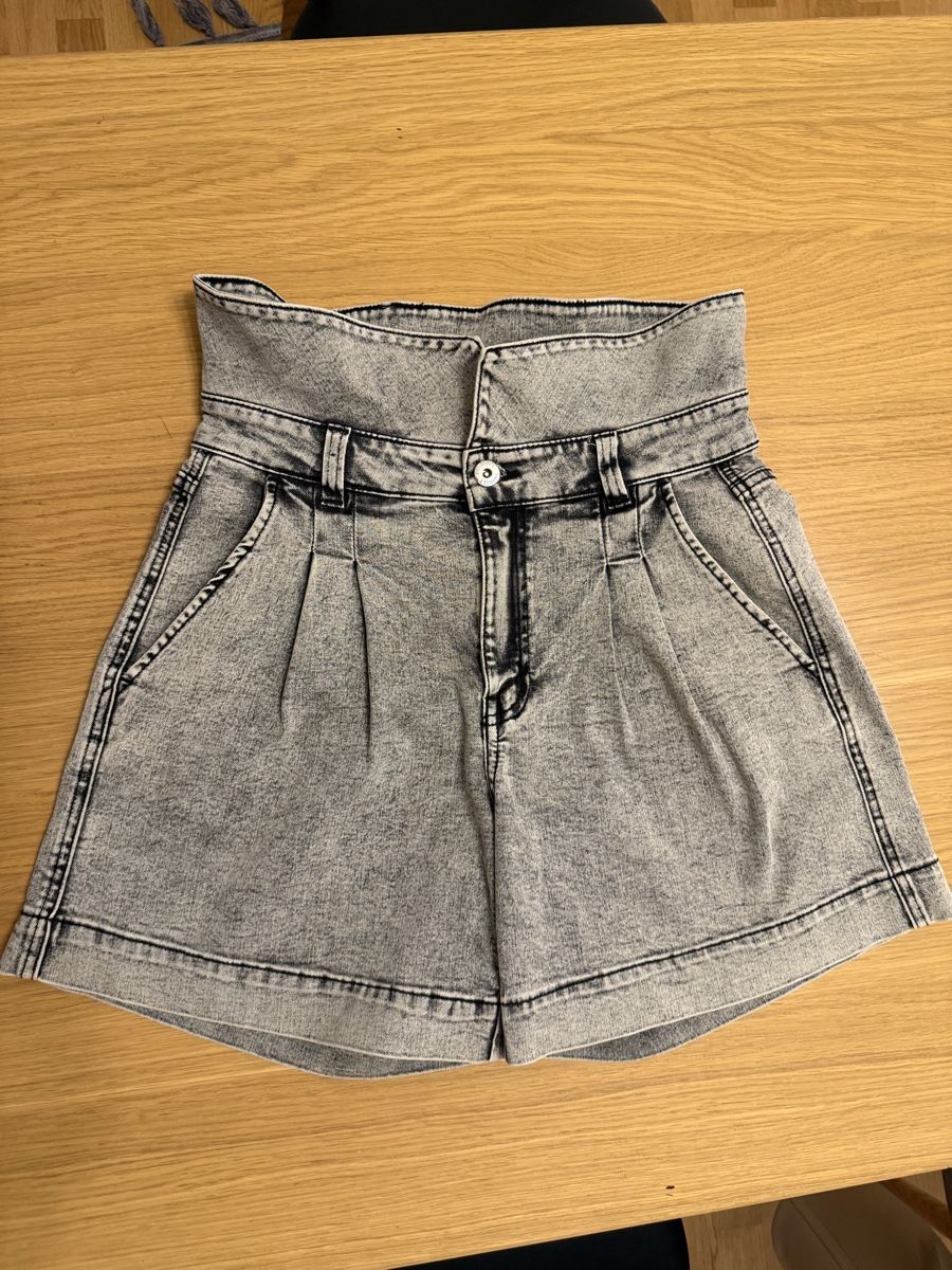 Twinset Jeans: Twinset Denim black shorts – Usato da Zürich venduto da all_hd8j