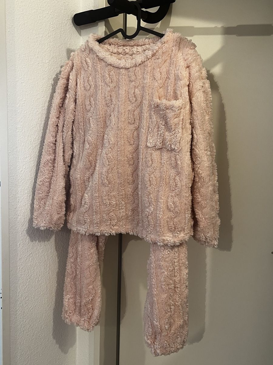 Negligees & Pigiami: Pyjama – Nuovo (secondo la descrizione) da Zürich venduto da Shahd_El_Haj