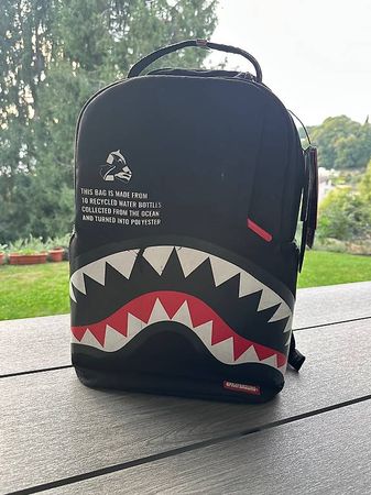 Zaino Sprayground - Core recycled shark DLXSR