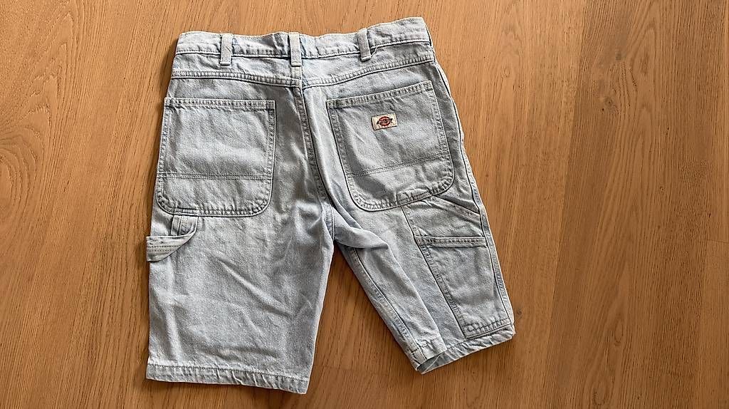 Pantaloni: Shorts Dickies W31 – Usato da Kriens venduto da tananuschka13 2