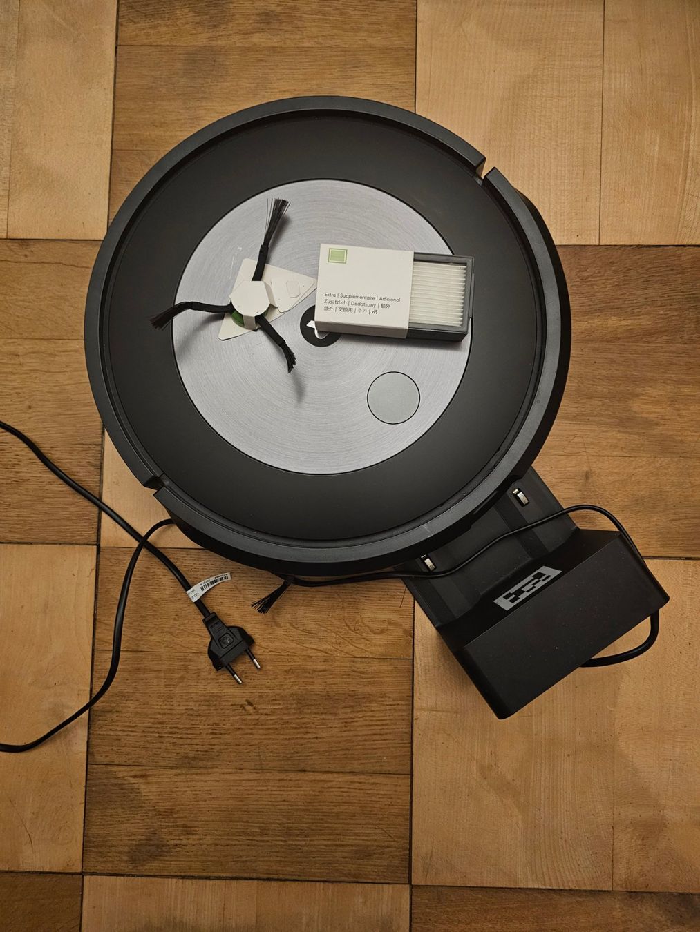 Irobot Aspirapolveri & Accessori: iRobot Roomba j7 – Usato da Burgdorf venduto da Hans-peter-fritz 5