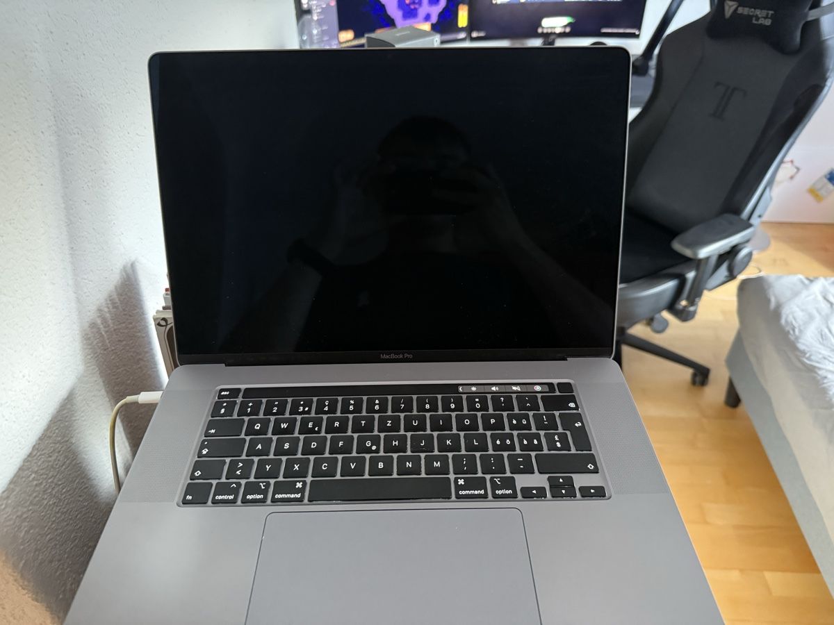 Apple Portables: Macbook Pro 16“ (Late 2019) – D'occasion à Davos Dorf par Nino.Schneider 1