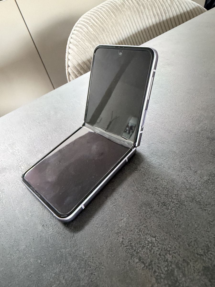 Samsung Telefoni cellulari / Smartphones: Galaxy Z Flip3 5G – Usato da Wettingen venduto da -fresch- 3