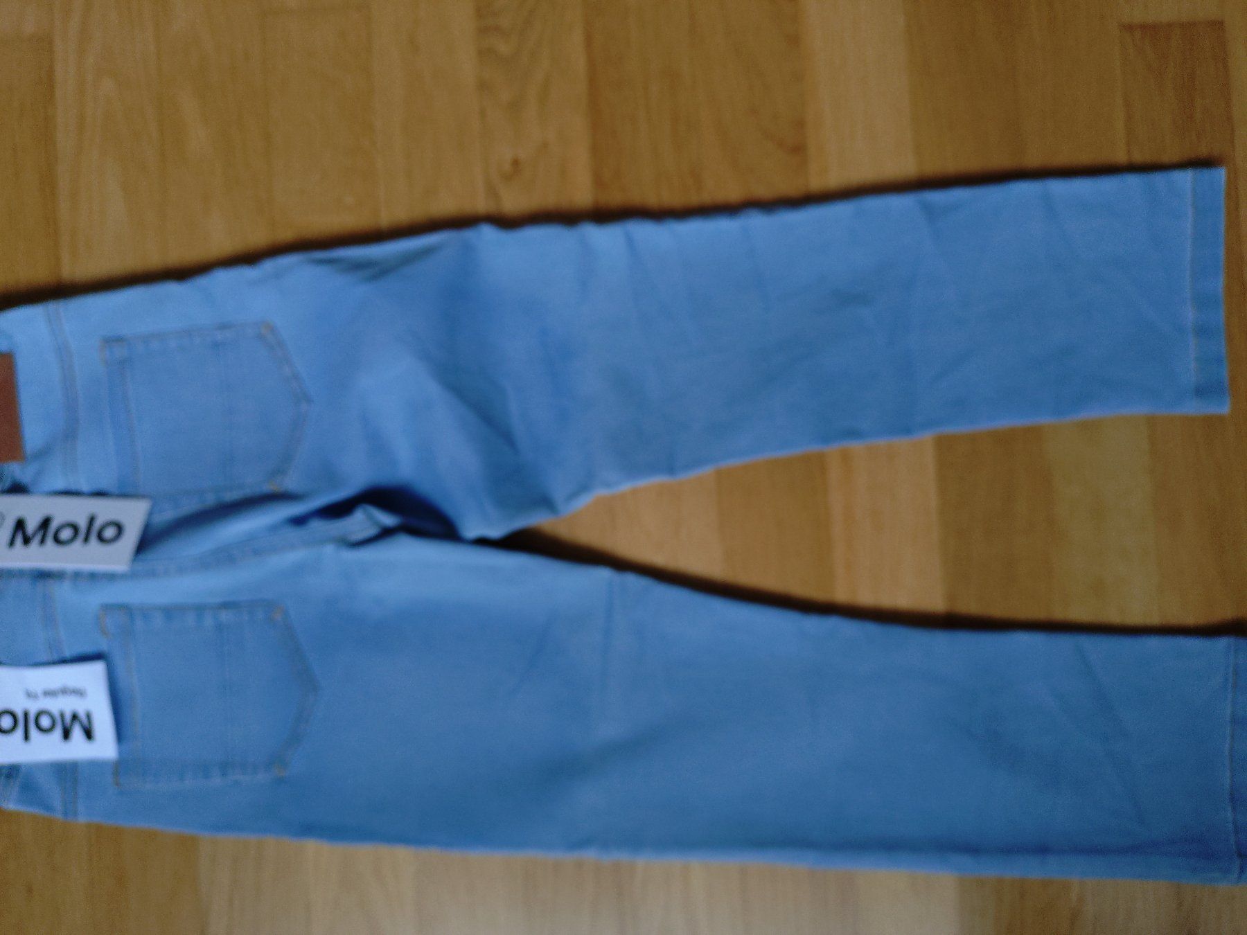 Molo Hosen: Molo AUGUSTINO - Jeans Regular Fit 140 – Neu und originalverpackt aus Bottmingen von Malina_Outlet 3