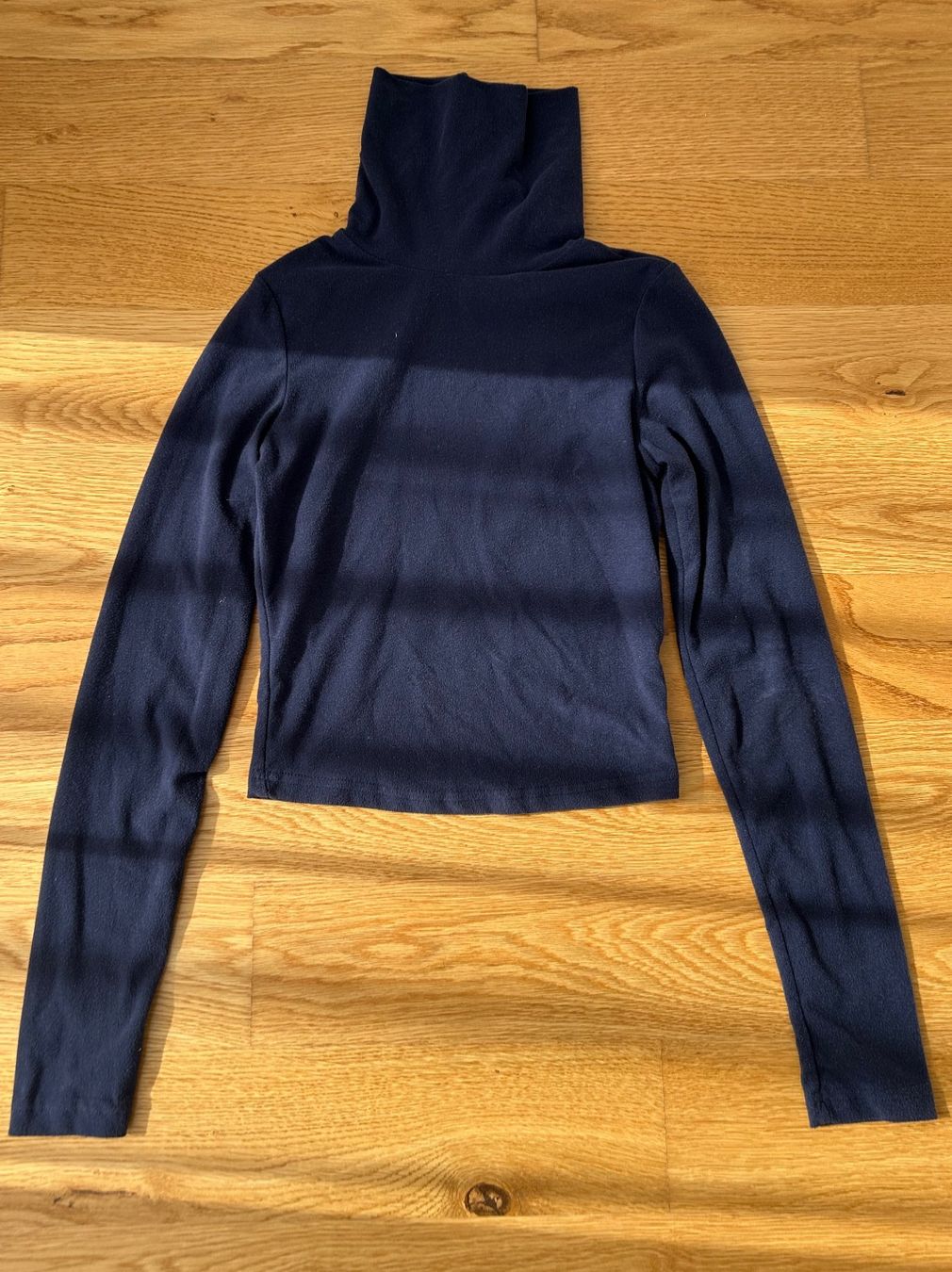 Maglioni & Felpe: Damen Rollkragenpullover Dunkelblau Grösse S – Usato da Altenrhein venduto da _6sbw
