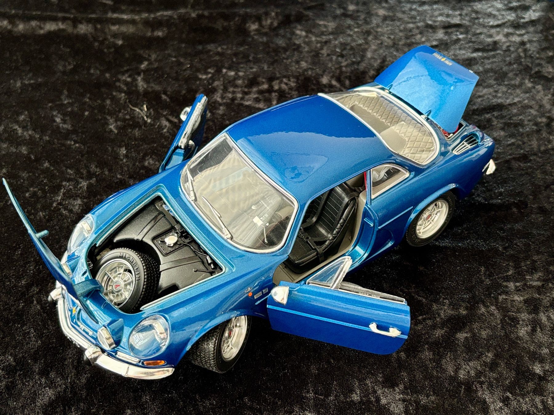 Bburago Modellautos: Modellauto Burago 1:16 Alpine A110 1971 – Neu (gemäss Beschreibung) aus Frauenkappelen von Doc_Snyder 1