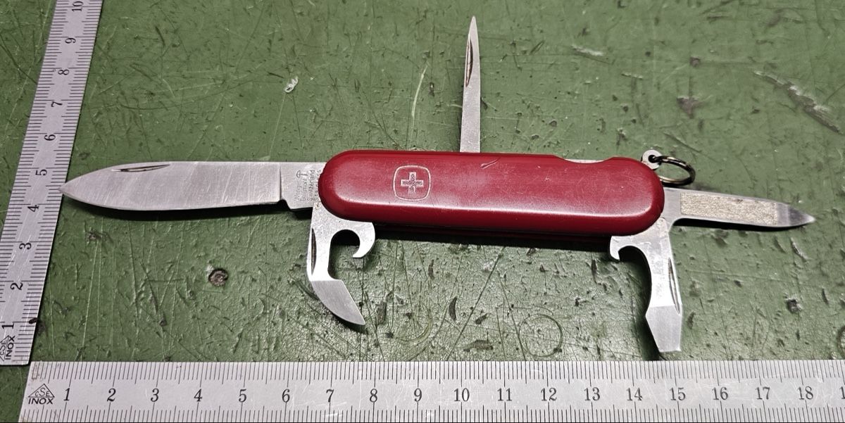 Wenger Coltelli tascabile: Rotes Wenger Offiziersmesser, gebraucht – Usato da Burgdorf venduto da gbergler33