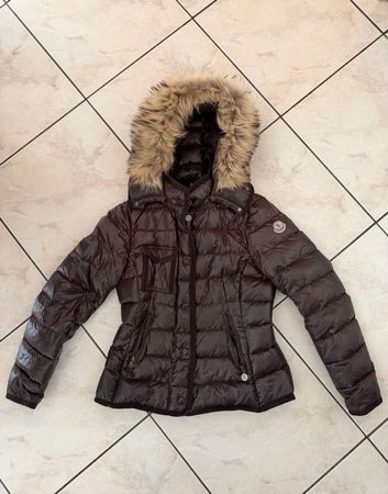 Moncler Daunenjacke braun mit Fellkapuze