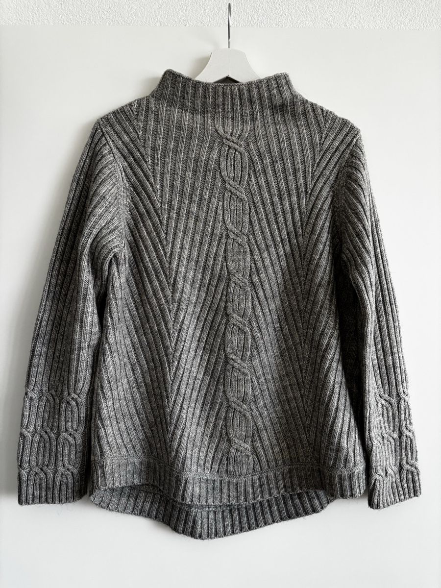 Pullover & Sweatshirts: Pulli Grau – Gebraucht aus Basel von sop_h98w
