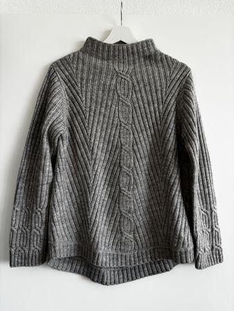 Pulli Grau