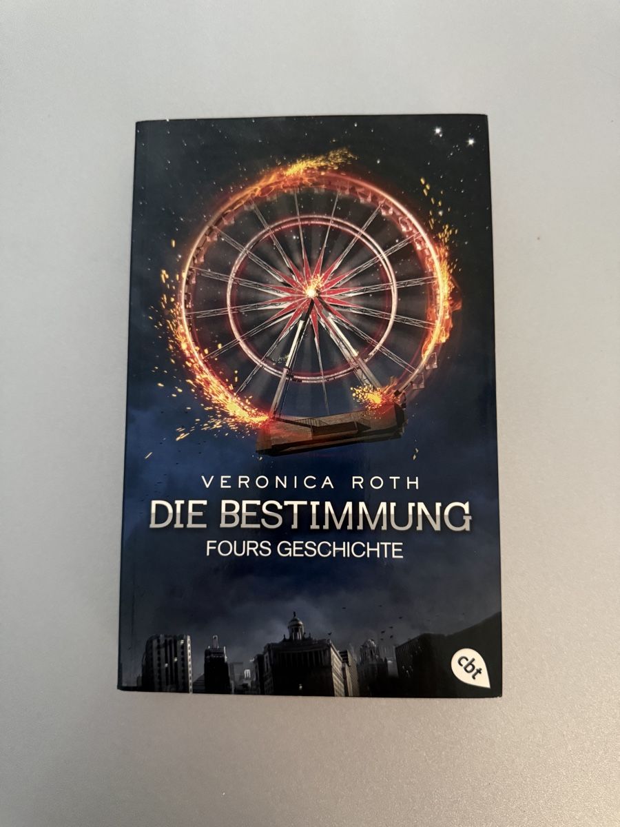 Libri: Die Bestimmung, Veronica Roth, Fours Geschichte – Nuovo (secondo la descrizione) da Spreitenbach venduto da Sesil