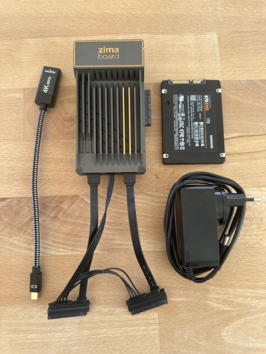 PC: ZimaBoard 8:32 Single-Board-Server / Inkl. 1TB Samsung SSD – Usato da Zürich venduto da JPS 1