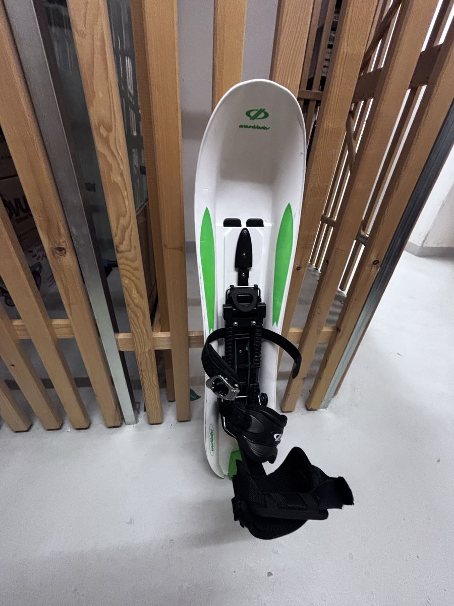 Sci: Snowblade blanc et vert avec fixations état correct – Nuovo (secondo la descrizione) da Val-d'Illiez venduto da Laurent046