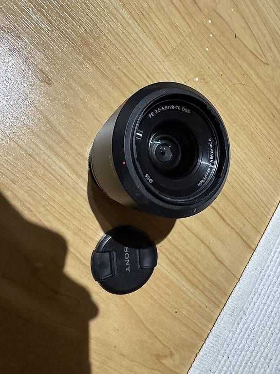 Sony Objectifs: Sony FE 3.5-5.6/28-70 OSS – D'occasion à Unterseen par paromaka 1