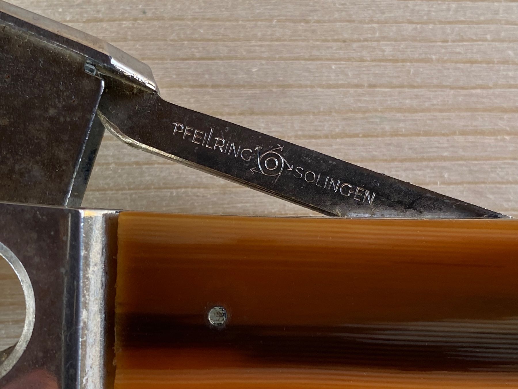 Solingen Tutti gli attrezzi: schöner alter Pfeilring Solingen Zigarrenschneider – Usato da Feldbach venduto da Olive1 7
