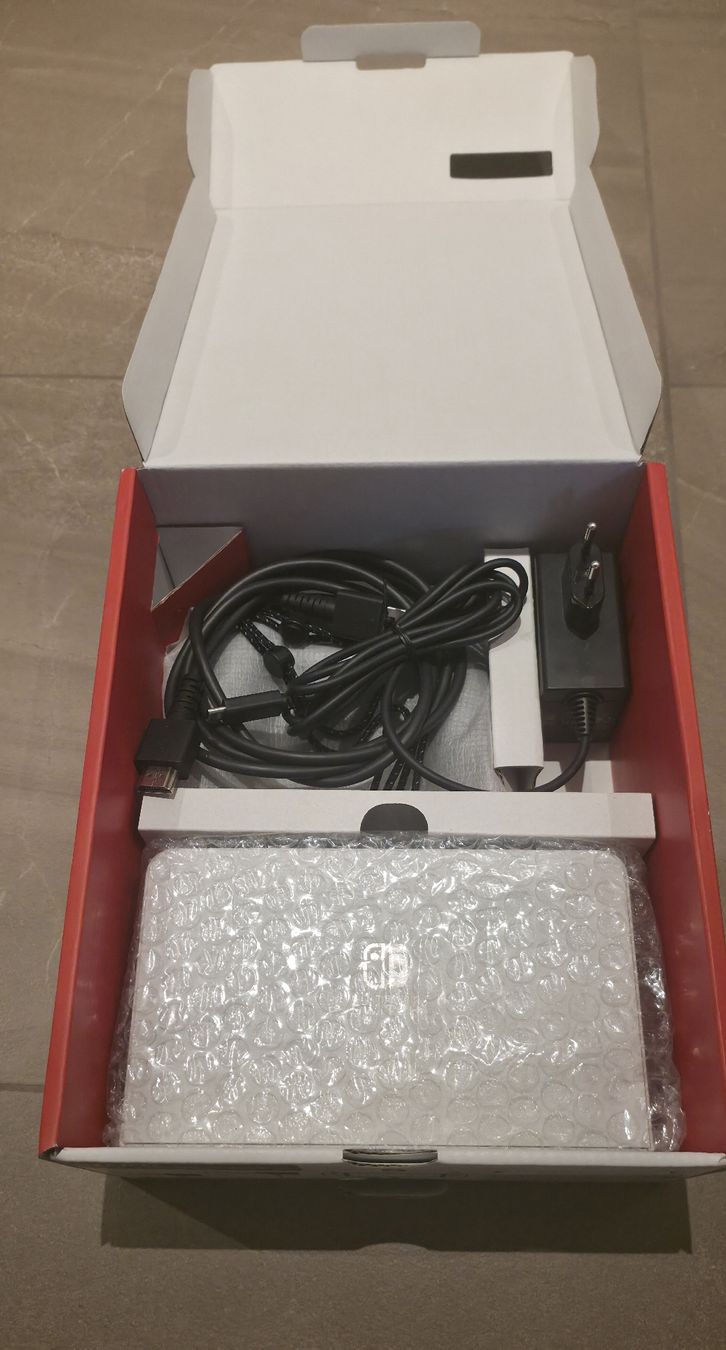 Nintendo Konsolen: Nitendo Switch OLED-Modell Weiss 64 GB – Neu (gemäss Beschreibung) aus Gähwil von Skifan75 2