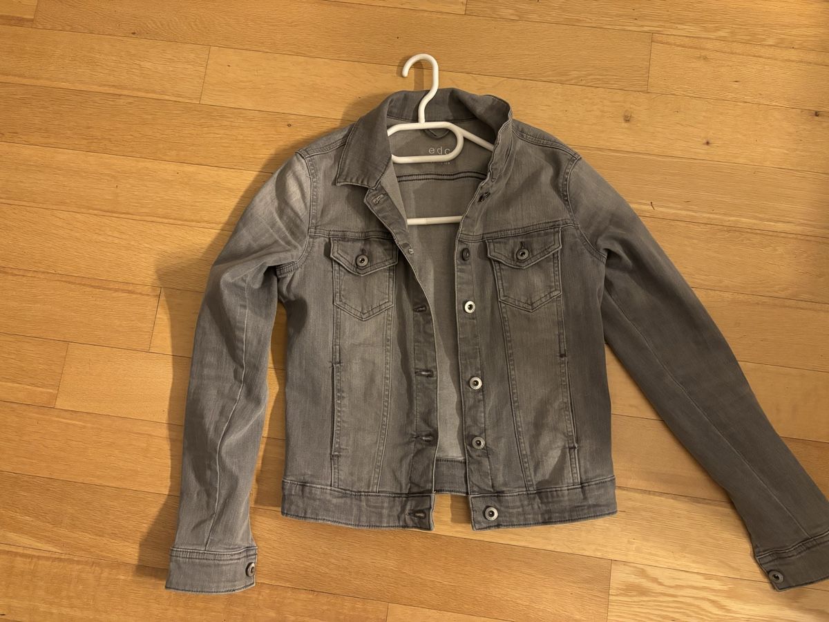 Giacche: Jeansjacke grau Gr.36, von Esprit edc – Usato da Münsingen venduto da Seestern68