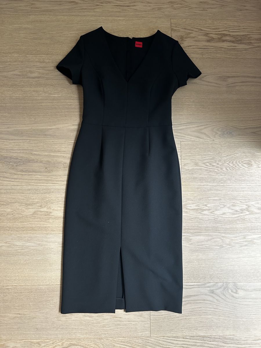 Hugo Boss Kleider: Hugo Boss Etuikleid – Neu (gemäss Beschreibung) aus Bellach von Sina_A_I