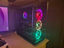 Gaming PC: RYZEN 7 3800X, RX 570 8 GB , 16 GB RAM DDR4