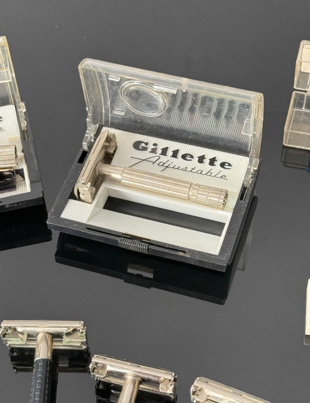 Gillette Rasoi & Lamette da barba: Rasoio di sicurezza Gillette Adjustable con custodie – Usato da genève venduto da tomasch02 7