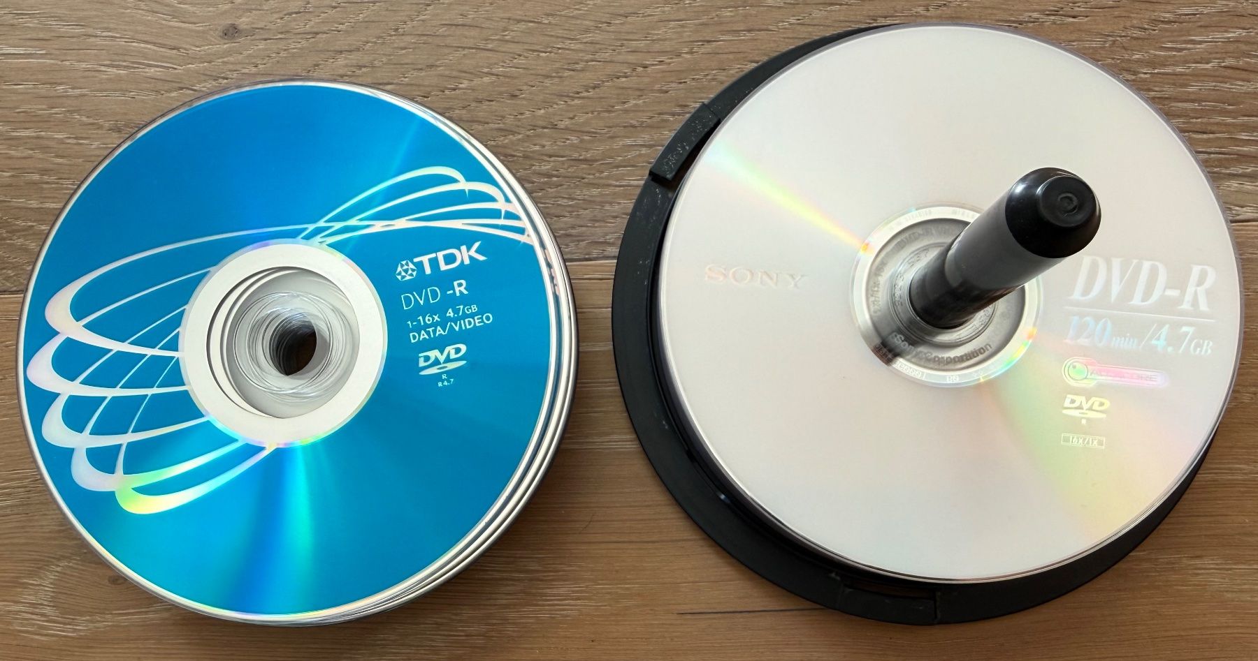 Tutti i DVDs: DVD-R Rohlinge Sony und TDK – Nuovo (secondo la descrizione) da Winterthur venduto da katalunk 3