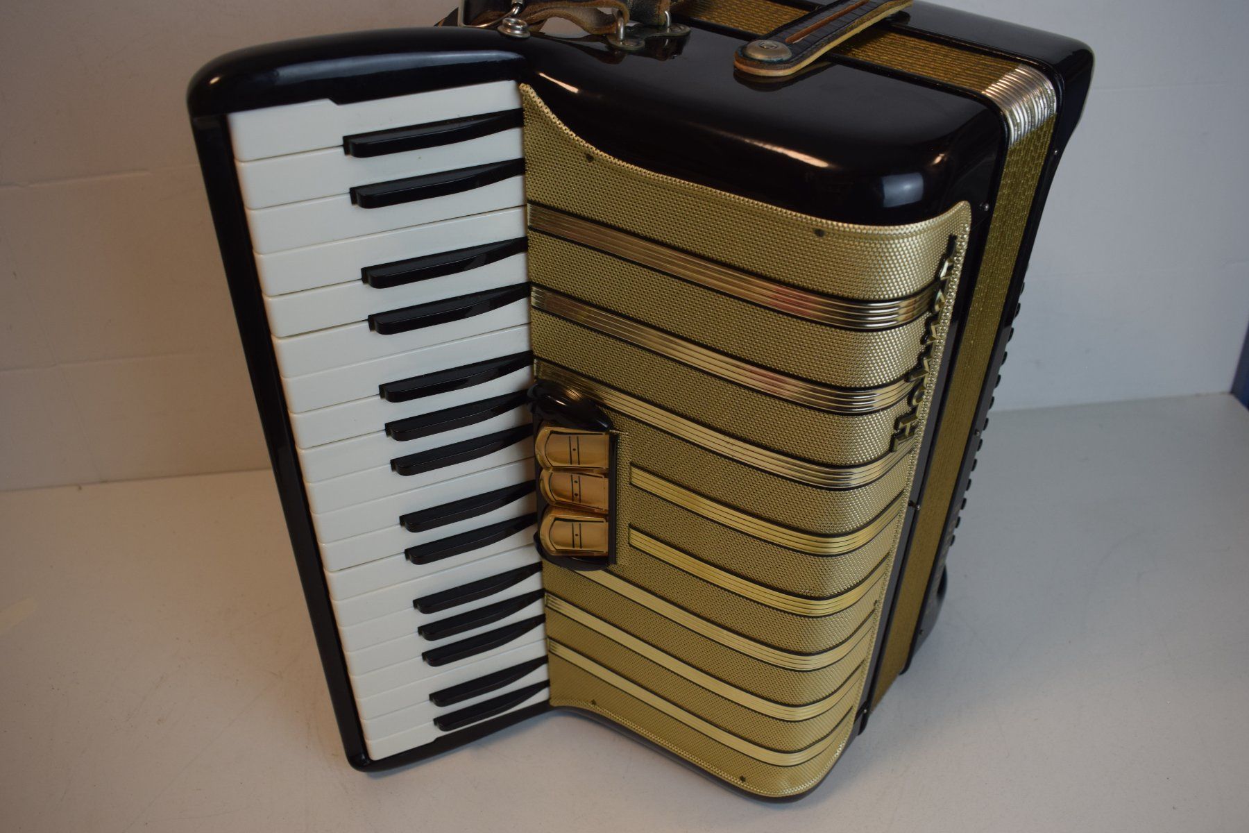Hohner Strumenti musicali: Akkordeon chromatisch Hohner Concerto II – Usato da Zürich venduto da baumusik 6