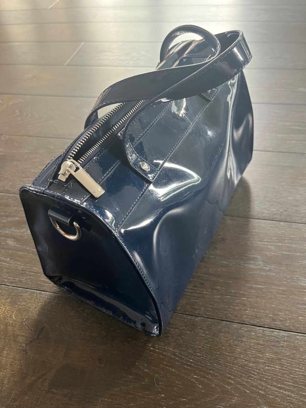 Armani Borse da donna: Sac Armani Jeans vernis – Usato da Posieux venduto da evs_57x2 1