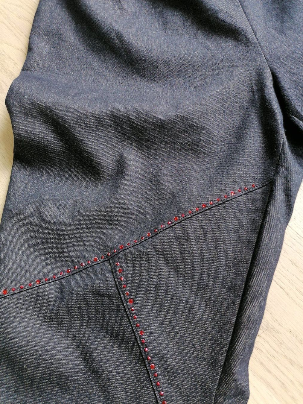 Pantaloni: Hose grau mit Swarovski Steinen 46 – Usato da Wallisellen venduto da Muggeli1970 1