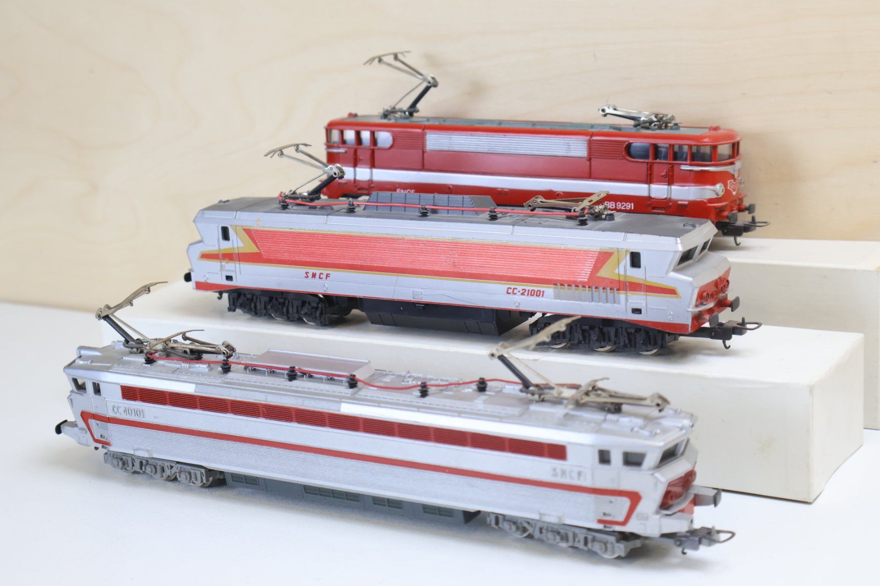 Lima Modelleisenbahnen: Lima SNCF 3 x E-Loks - H0 DC – Gebraucht aus Winterthur von Monstera 7