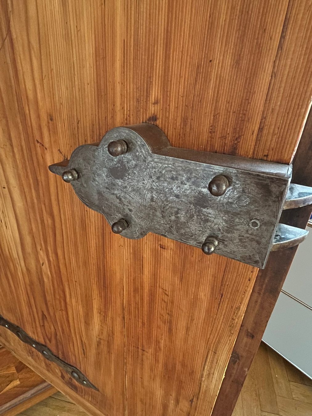 Armadi: Armoire antique – Usato da Biel/Bienne venduto da Gilberty 4