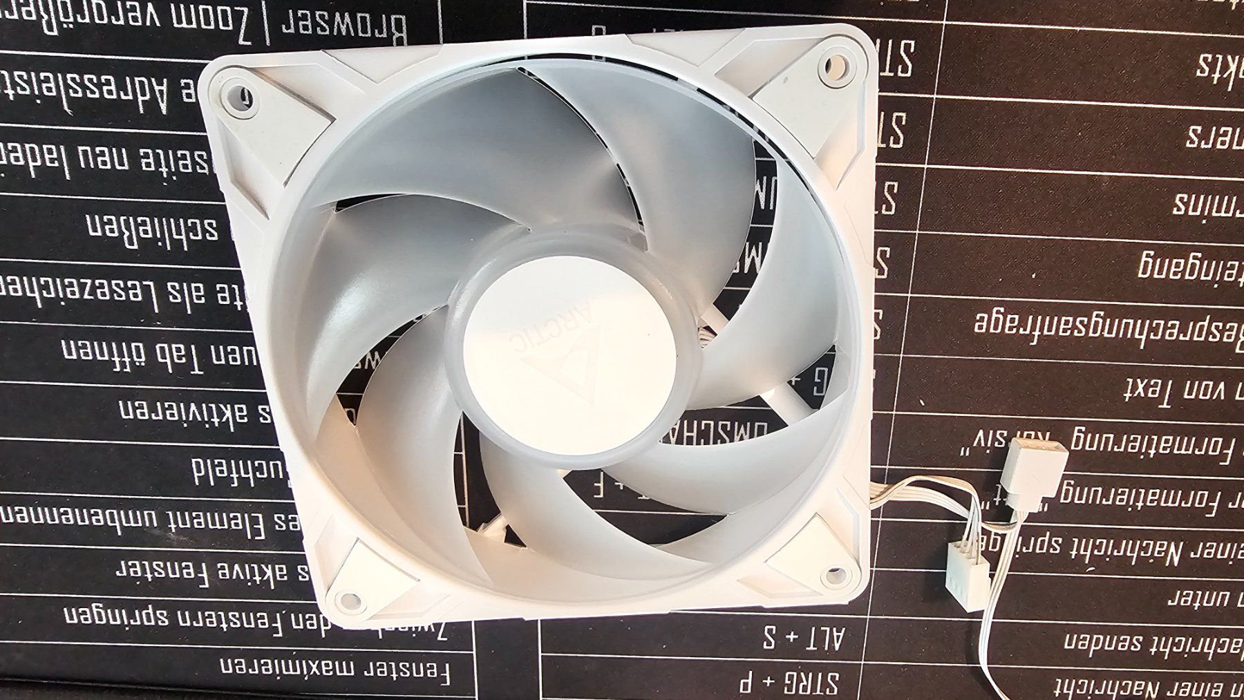 PC: 3x 120mm Arctic Lüfter weiss – Usato da Hägglingen venduto da Ingii