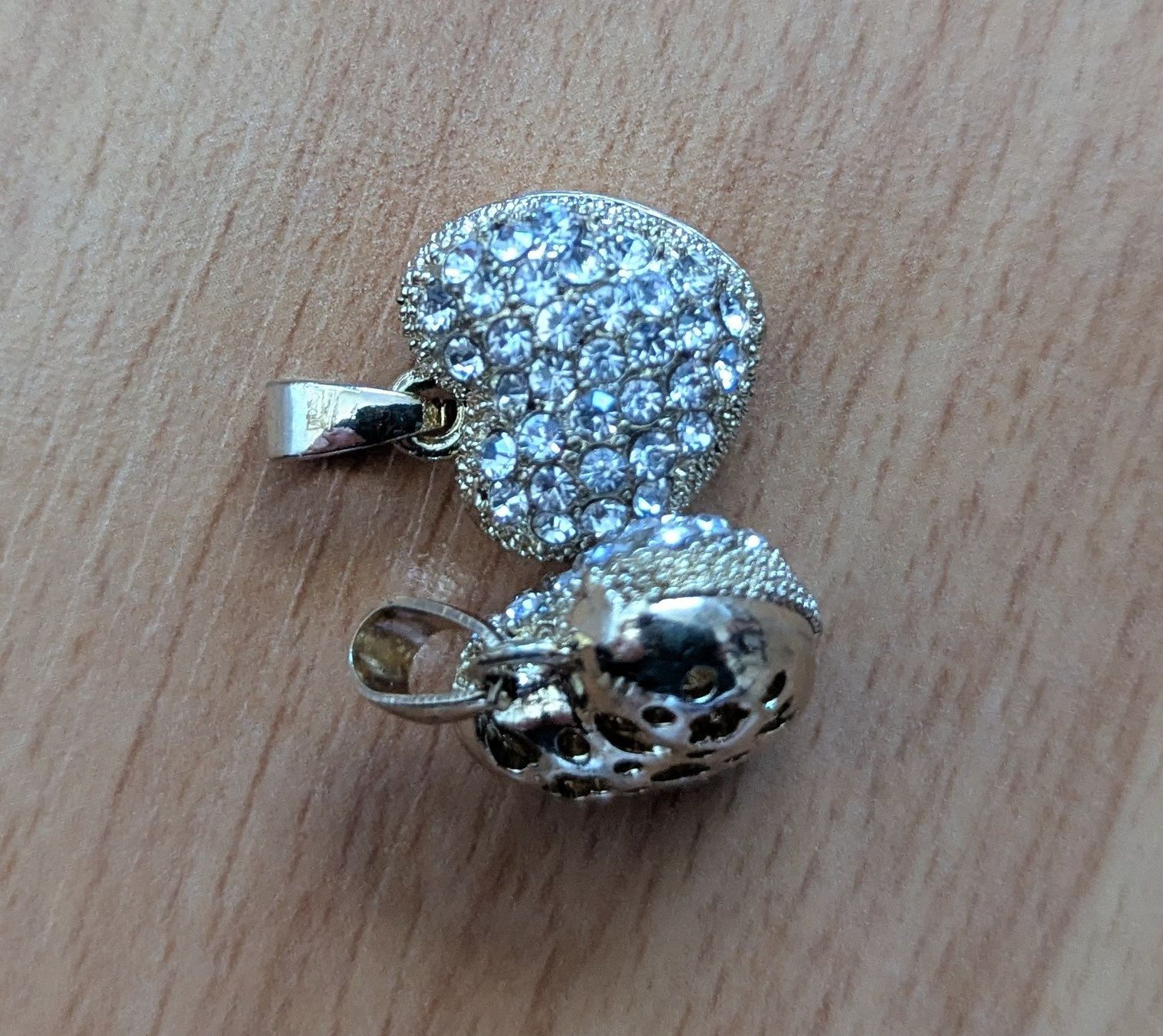 Ciondoli: Herz Anhänger , Modeschmuck, 2 Stk – Usato da Horgen venduto da snickers58 2